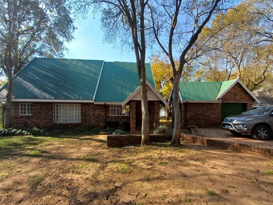 9 Bedroom Property for Sale in Willow Grange Free State
